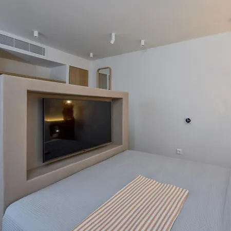 Anoterra -anemone Villa Ampelas
